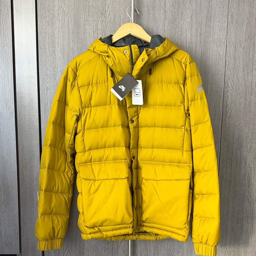 Stylish Nike Mustard Snowboarding Jacket for Men